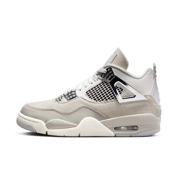 Air Jordan 4
Frozen Moments