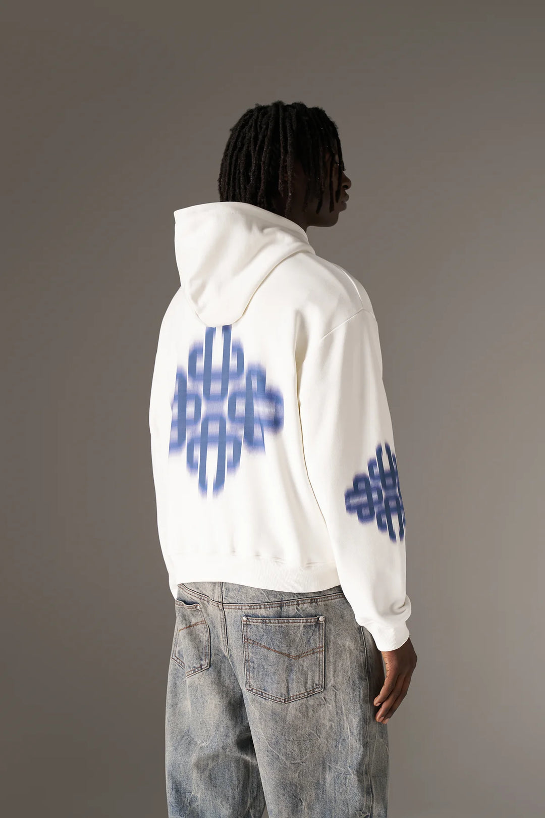 MOTION BLURRED EMBLEM HOODIE blue