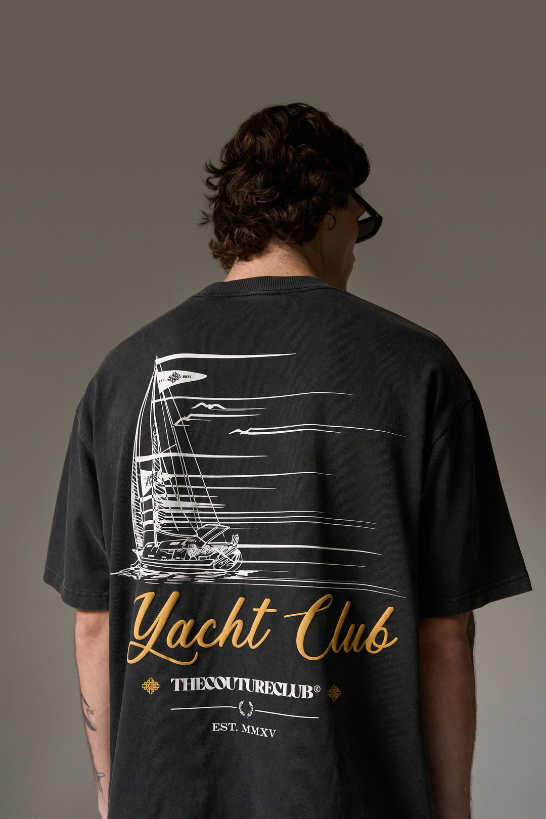 YACHT CLUB GRAPHIC T-SHIRT
WASHED BLACK