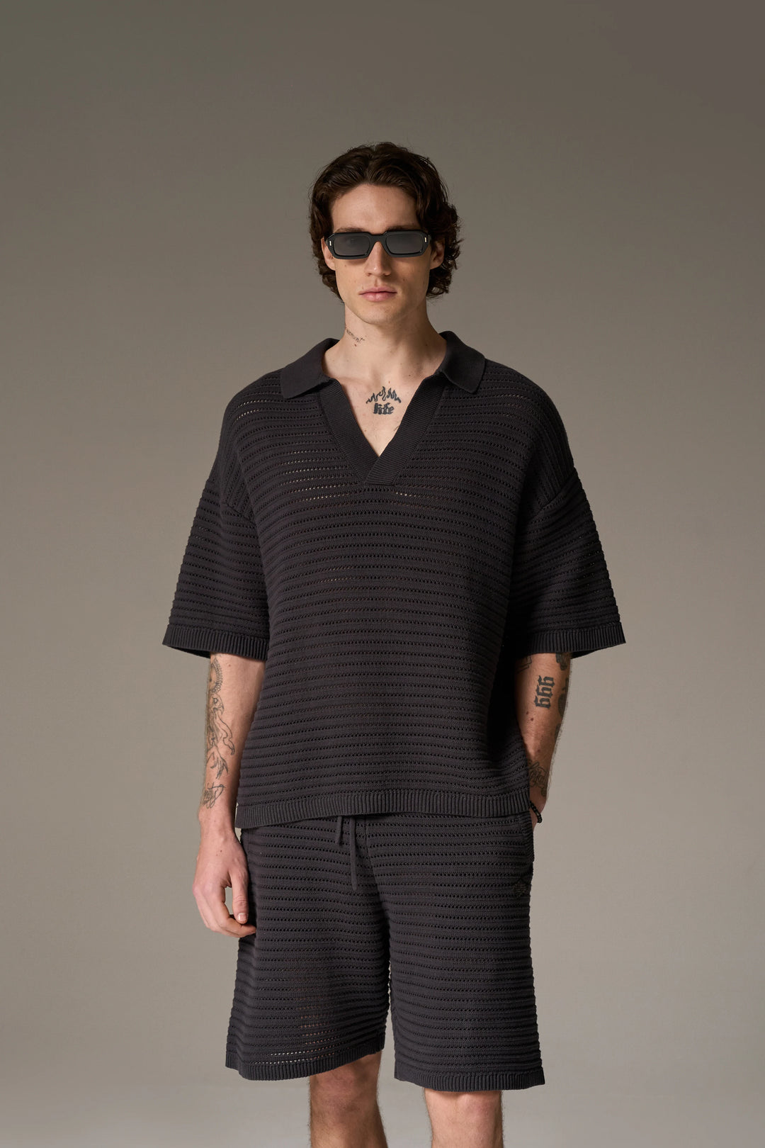 KNITTED POLO SHIRT
CHARCOAL