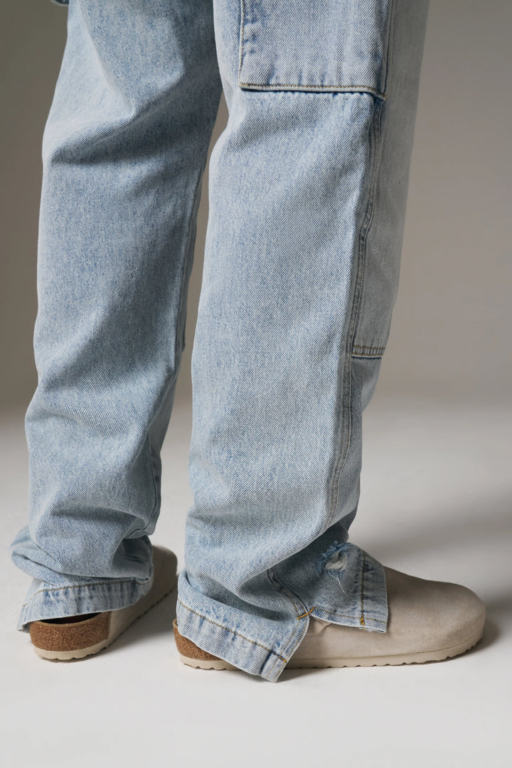 DENIM RIVET DETAIL CARPENTER JEANS
BLUE WASH