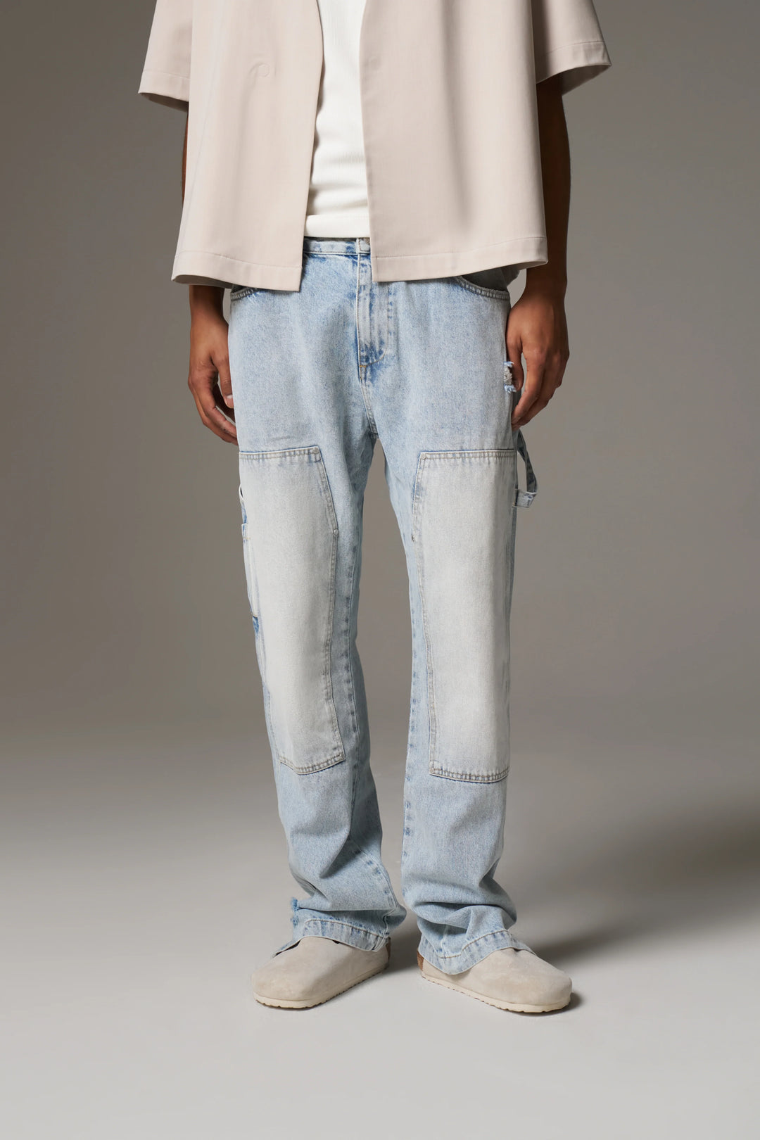 DENIM RIVET DETAIL CARPENTER JEANS
BLUE WASH