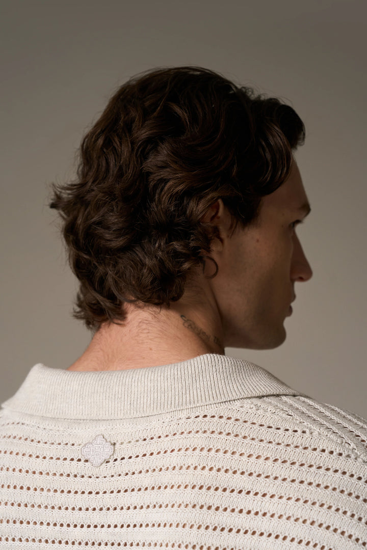 KNITTED POLO SHIRT
LIGHT GREY