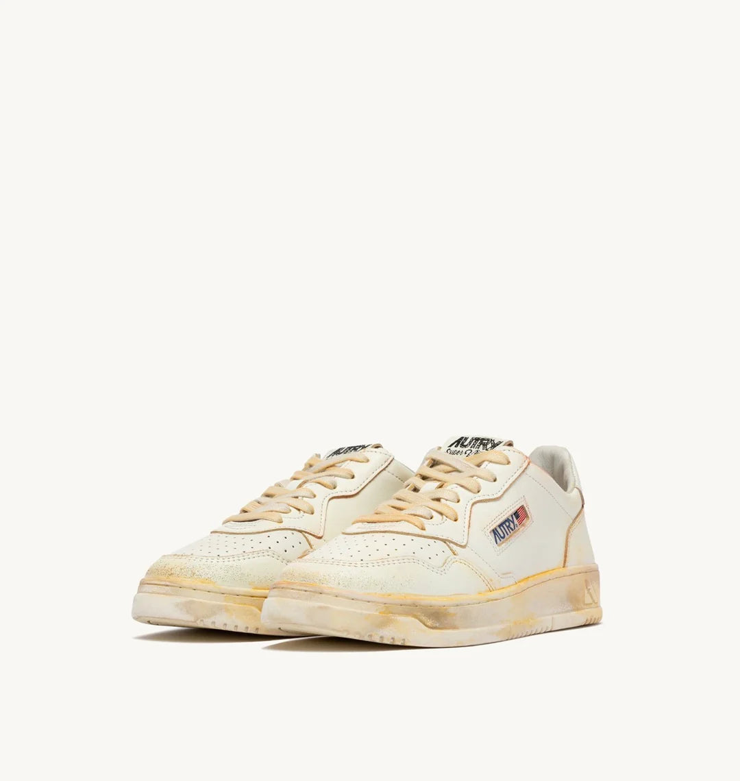 AUTRY SNEAKERS MEDALIST LOW SUPER VINTAGE SNEAKERS IN WHITE LEATHER AVLM