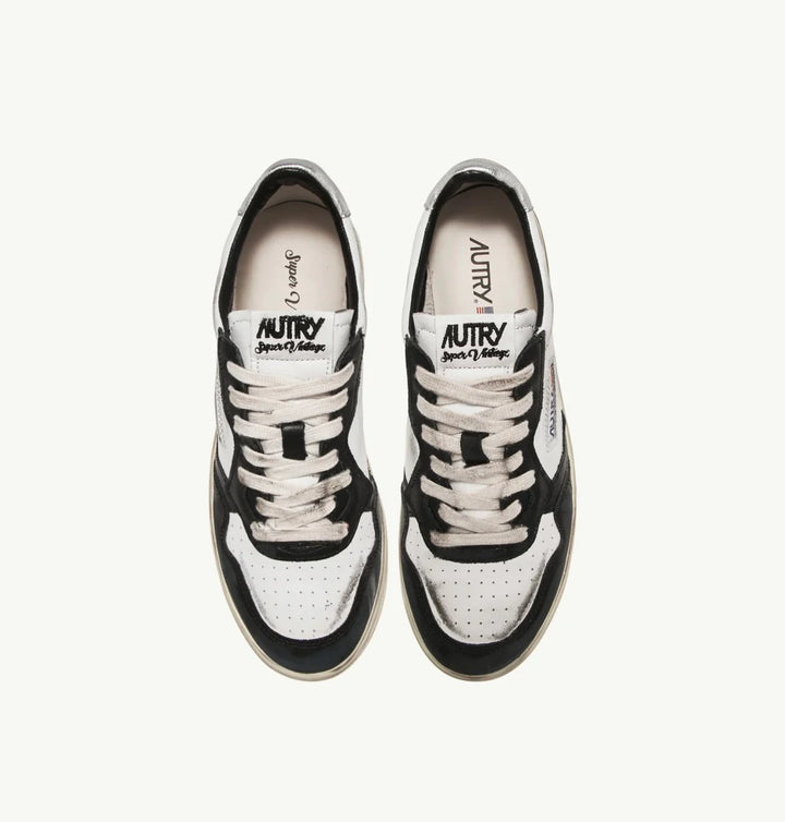 AUTRY SNEAKERS MEDALIST LOW SUPER VINTAGE SNEAKERS LOW IN WHITE BLACK AND SILVER LEATHER AVLW