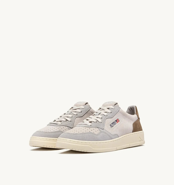 AUTRY MEDALIST LOW MEN TRIC/SUEDE VAPOR/CIGAR