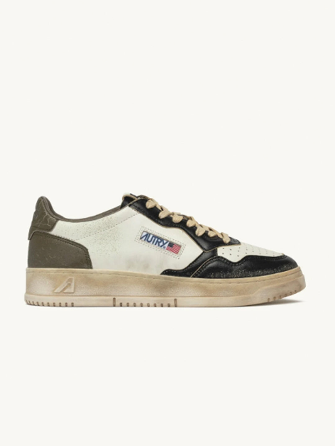AUTRY SNEAKERS
MEDALIST LOW SUPER VINTAGE SNEAKERS IN WHITE COVERT GREEN AND BLACK