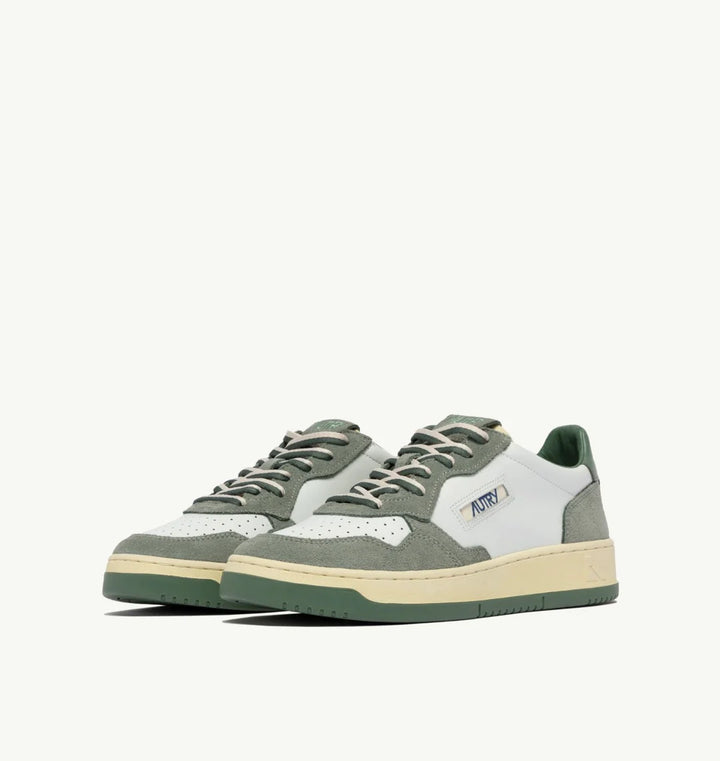 AUTRY SNEAKERS MEDALIST LOW SNEAKERS IN MILITARY AND SEA SPAY SUEDE AND LEATHER AULM - BW02