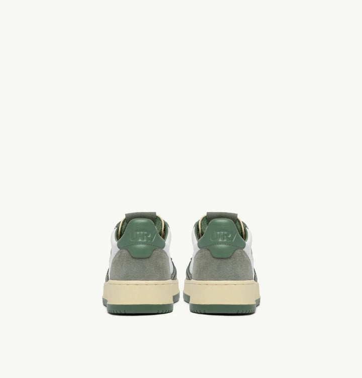 AUTRY SNEAKERS MEDALIST LOW SNEAKERS IN MILITARY AND SEA SPAY SUEDE AND LEATHER AULM - BW02