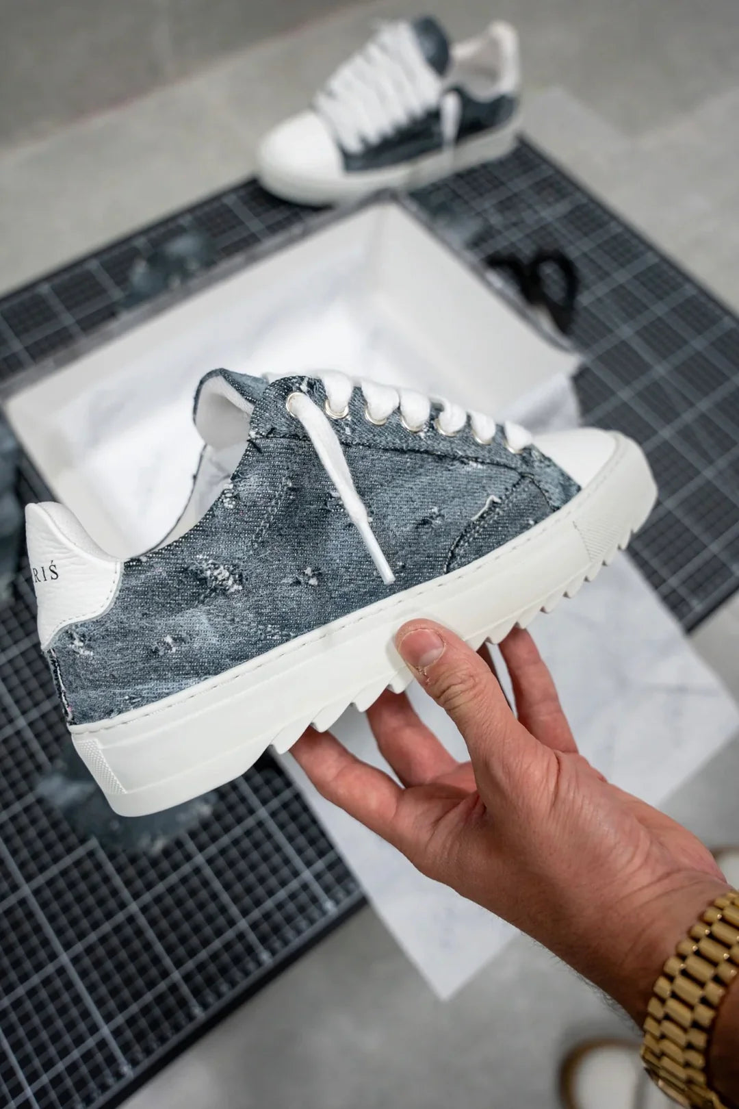 NUMERIŚ ATELIER - THRASHED DENIM