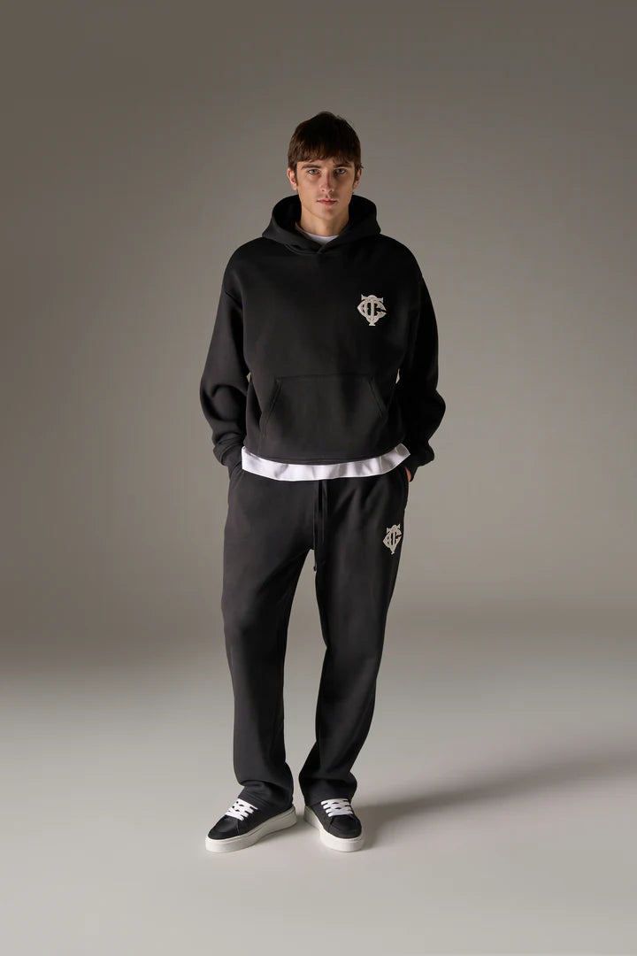 HEAVYWEIGHT MONOGRAM APPLIQUE EMBLEM HOODIE BLACK