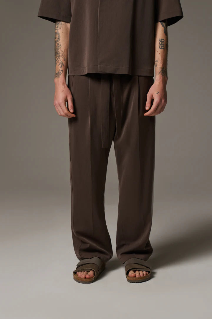 SMART TIE BELTED TROUSERS BROWN